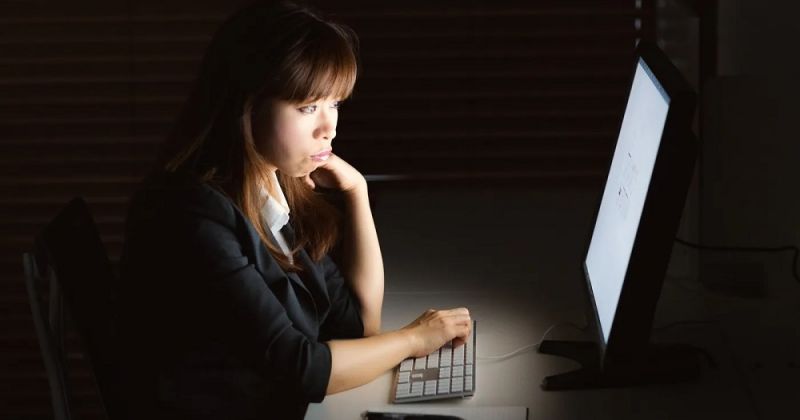 nhân viên nữ nhật bản làm thêm giờ nhân viên nữ nhật bản làm thêm giờ